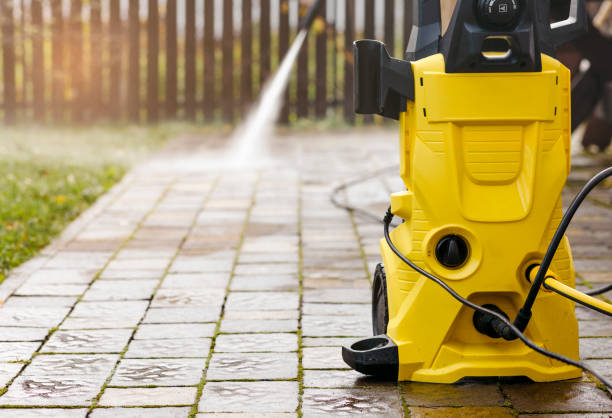 Best Oil Spill Cleanup  in Dousman, WI